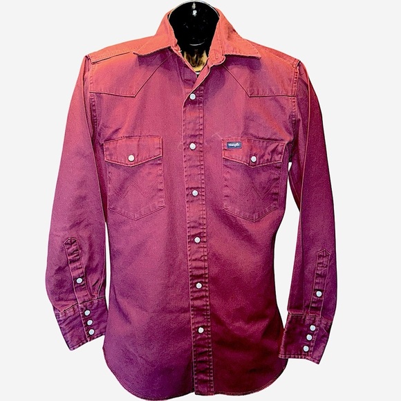 Wrangler Men’s Western Shirt Size Medium Dark Maroon Pearl Snaps Yoke Denim Jean - Picture 2 of 7